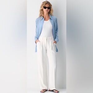 Aritzia Effortless Pants Curve-Fit Crepette Women’s Size 6 Light Birch Brand New